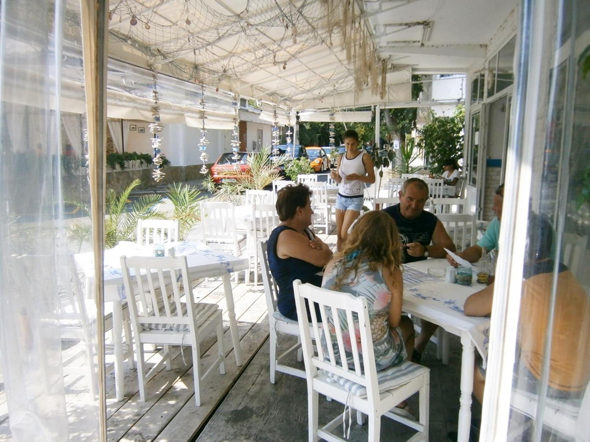 Family Hotel White House Pomorie Eksteriør bilde