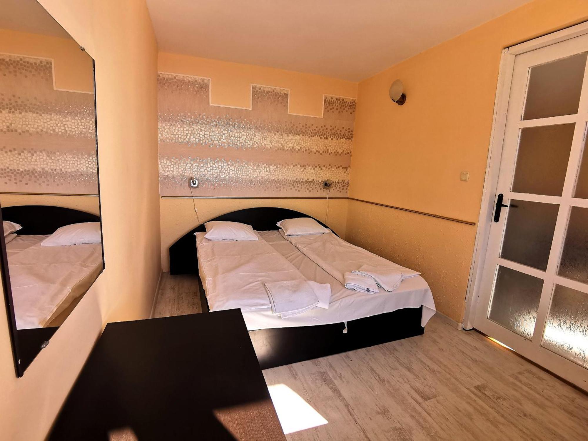 Family Hotel White House Pomorie Eksteriør bilde